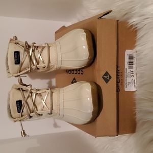 Sperry Saltwater Boots in ivory color.